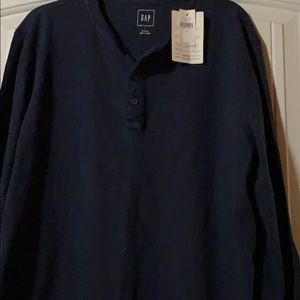 Gap Henley tee